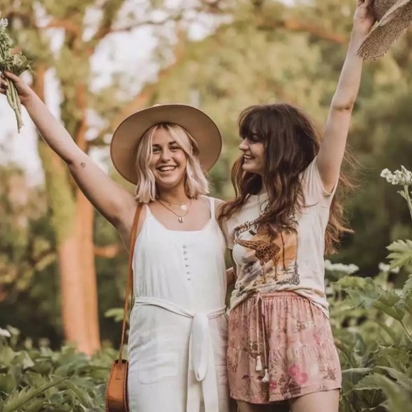 Mystic Winds Ranch Giraffe Boho Graphic T-Shirt - Picture 4 of 6